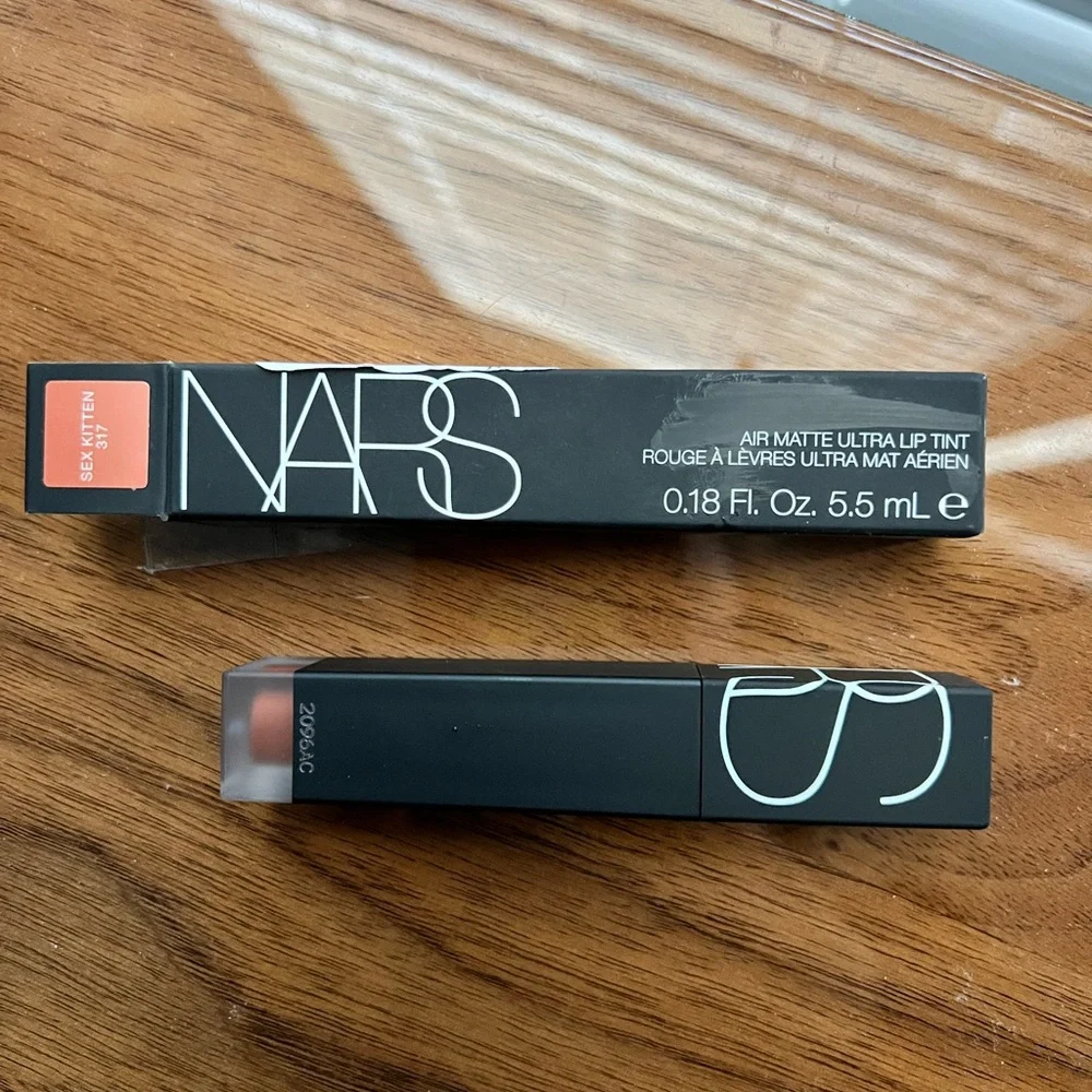 NWT! NARS Air Matte Ultra Lip Tint lipstick- sex kitten